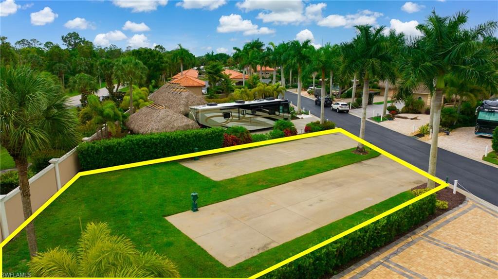 NAPLES MOTORCOACH RESORT - Land