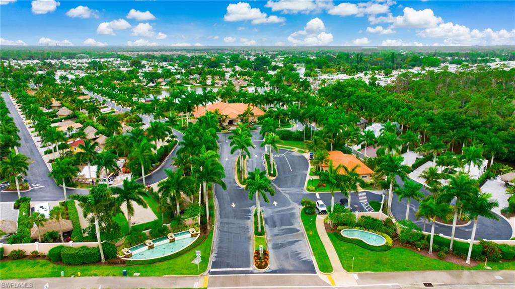 NAPLES MOTORCOACH RESORT - Land