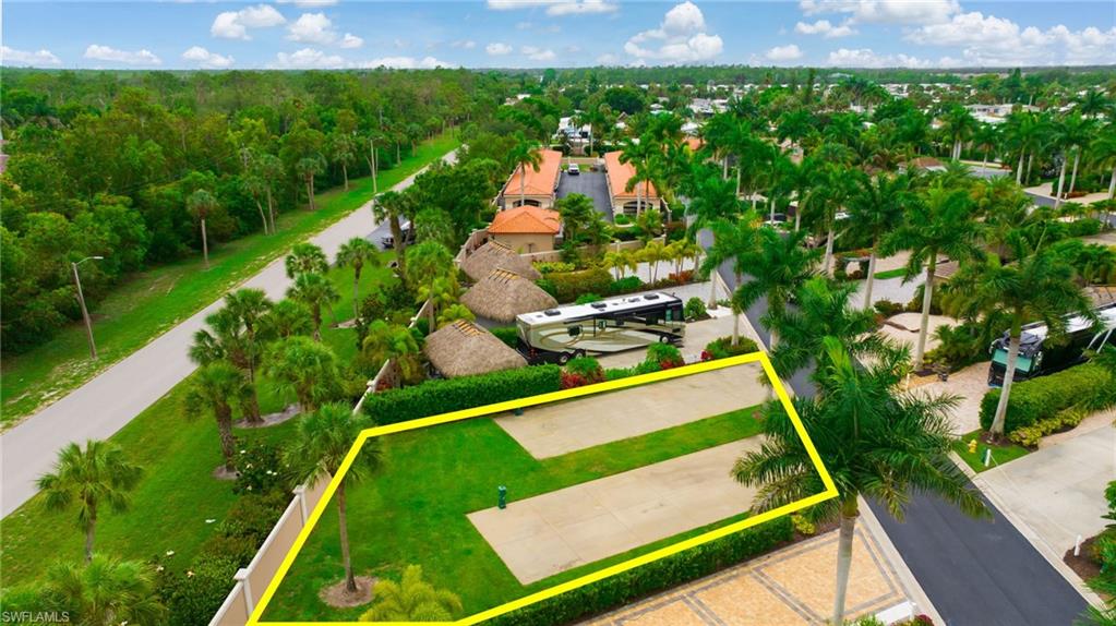 NAPLES MOTORCOACH RESORT - Land