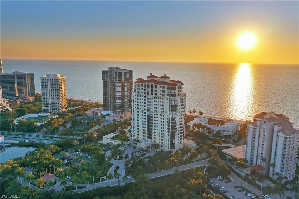 SEASONS AT NAPLES CAY - Residential