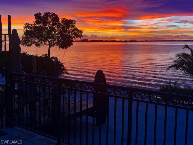 EDGEWATER - Residential