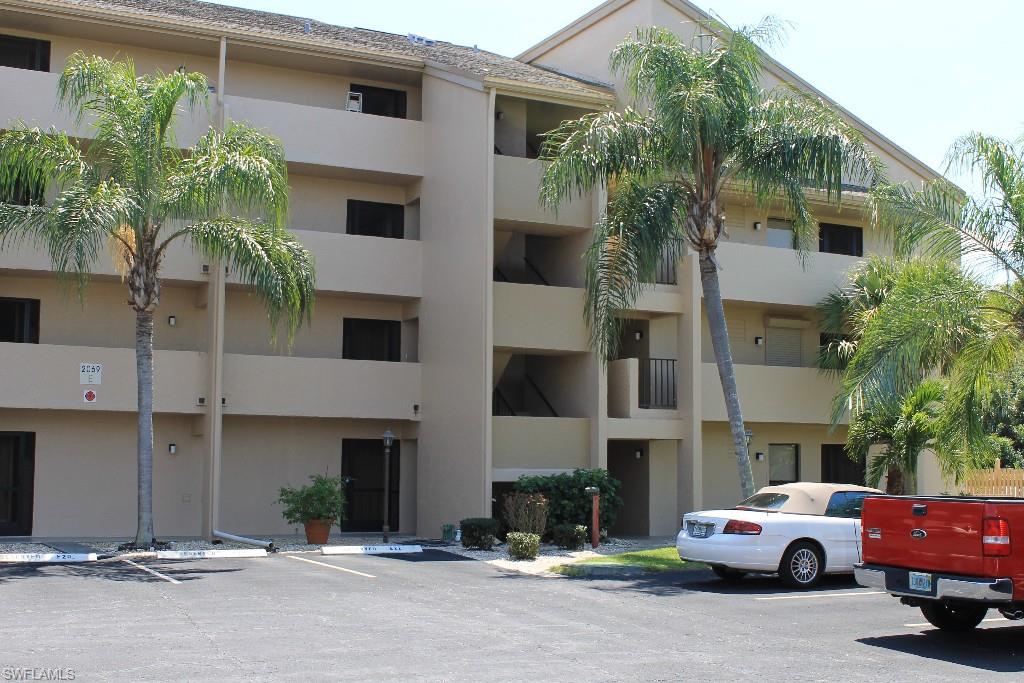 LAKESIDE AT LOCHMOOR CONDO - Residential