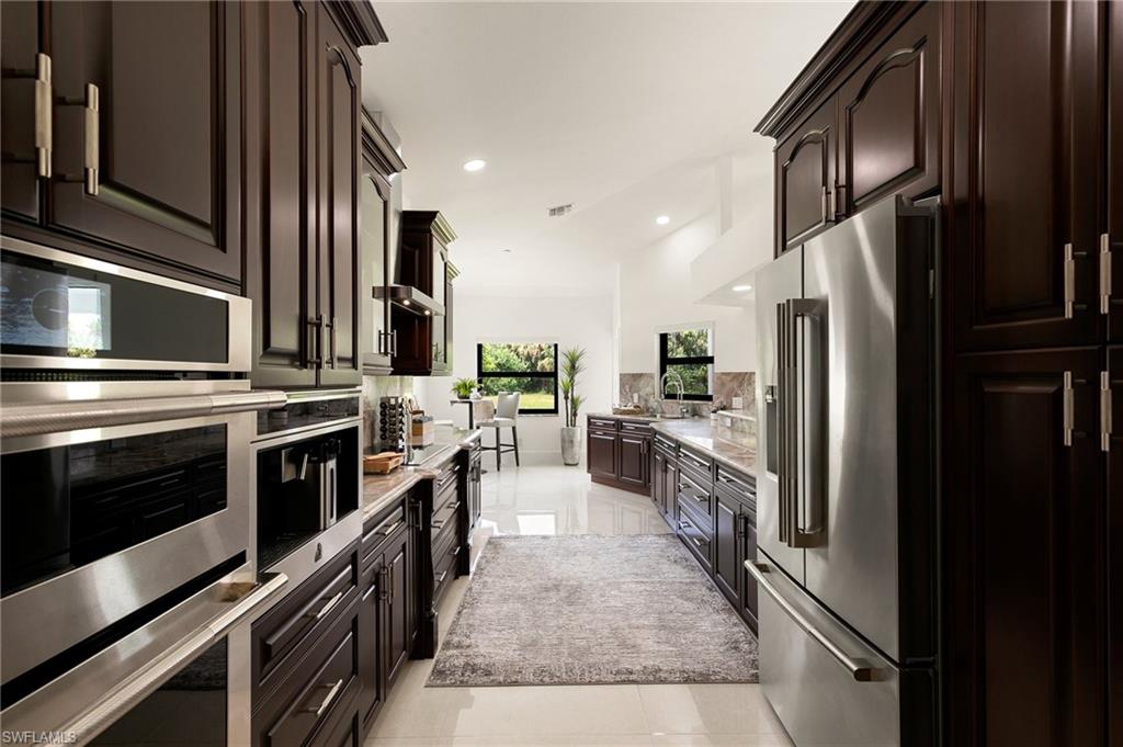 GOLDEN GATE ESTATES - Residential