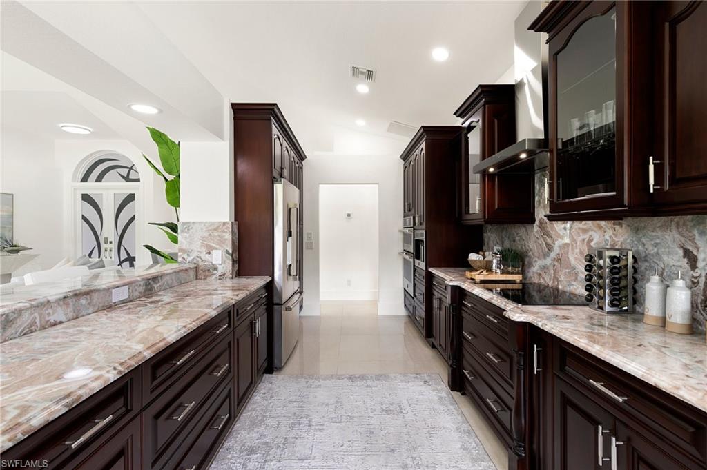 GOLDEN GATE ESTATES - Residential