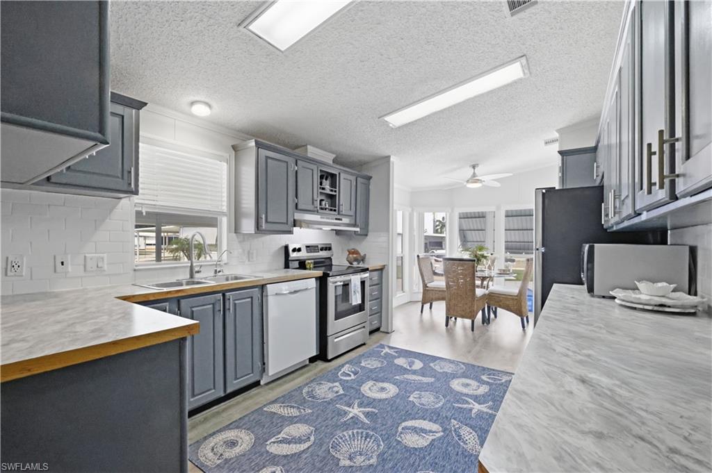 FOREST PARK MOBILE HOME - Residential