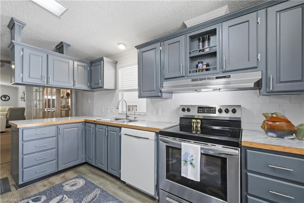 FOREST PARK MOBILE HOME - Residential