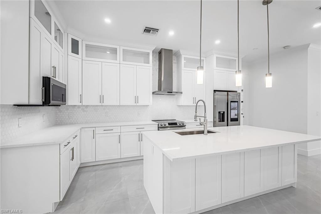 GOLDEN GATE ESTATES - Residential