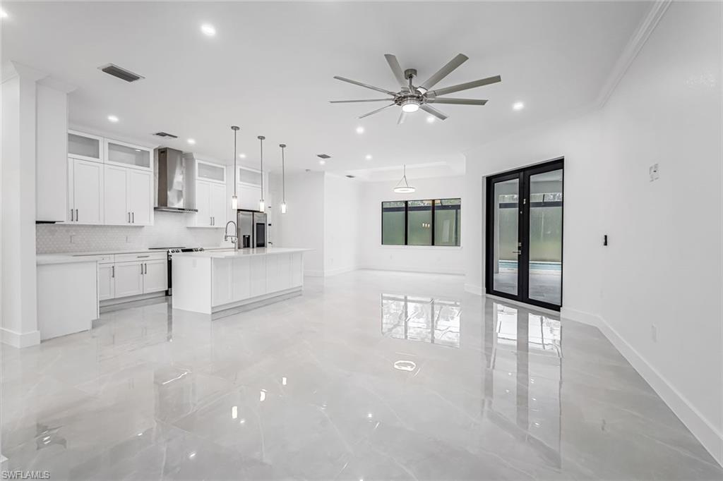 GOLDEN GATE ESTATES - Residential