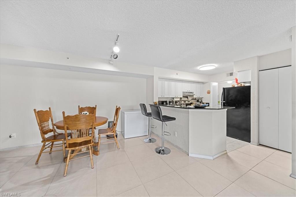 IBIS CLUB INTERNATIONAL - Residential Lease