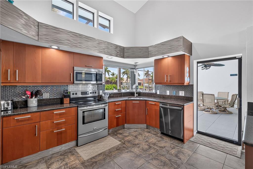 MARCO ISLAND - Residential