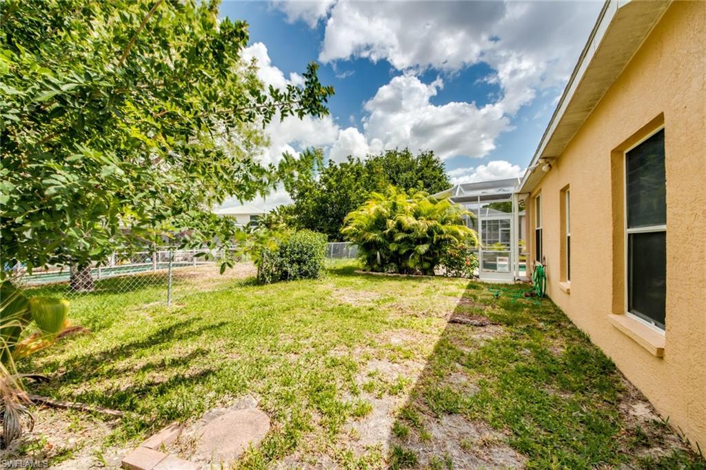 VARSITY LAKES - Residential