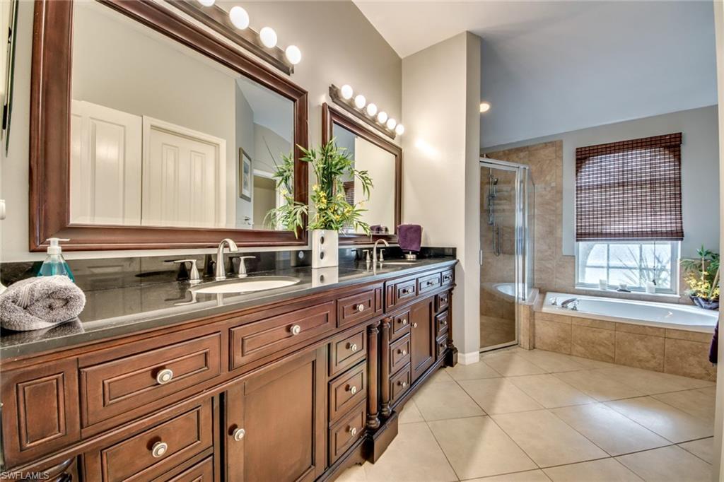 VARSITY LAKES - Residential