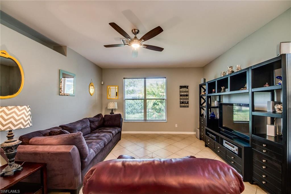 VARSITY LAKES - Residential