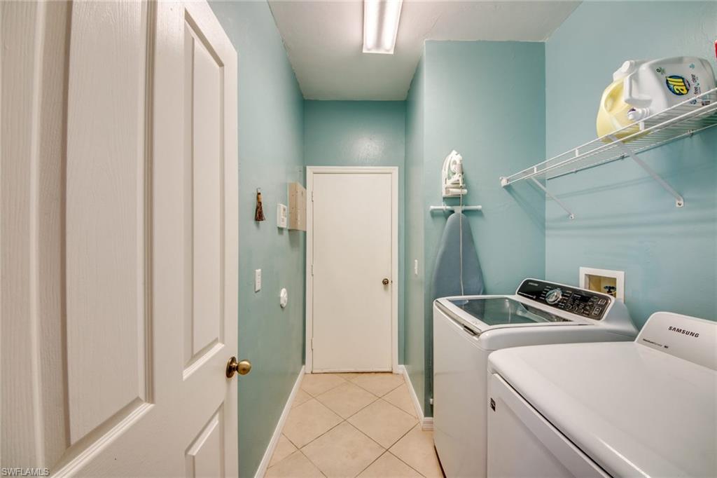 VARSITY LAKES - Residential