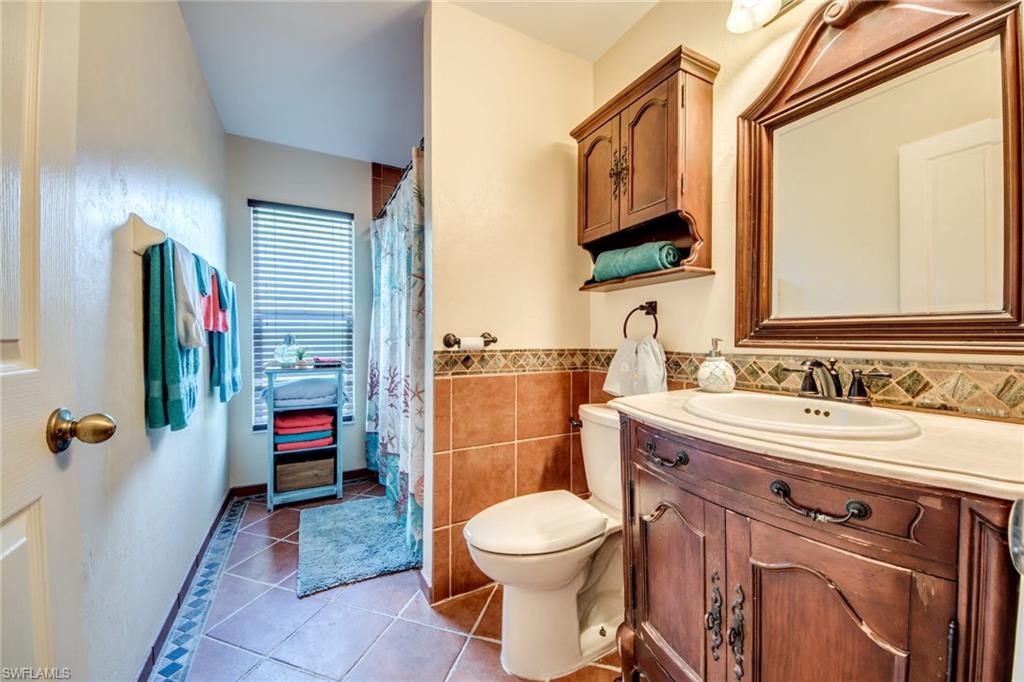 VARSITY LAKES - Residential