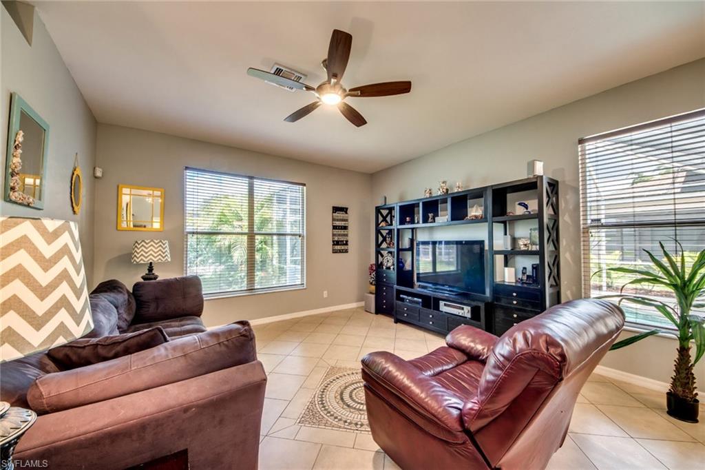VARSITY LAKES - Residential