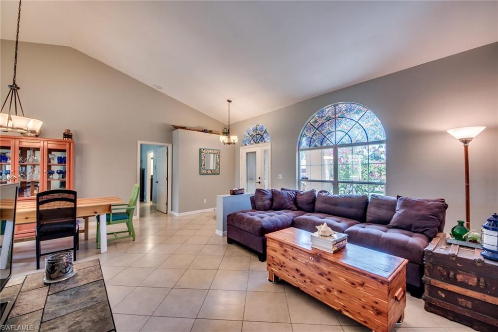 VARSITY LAKES - Residential