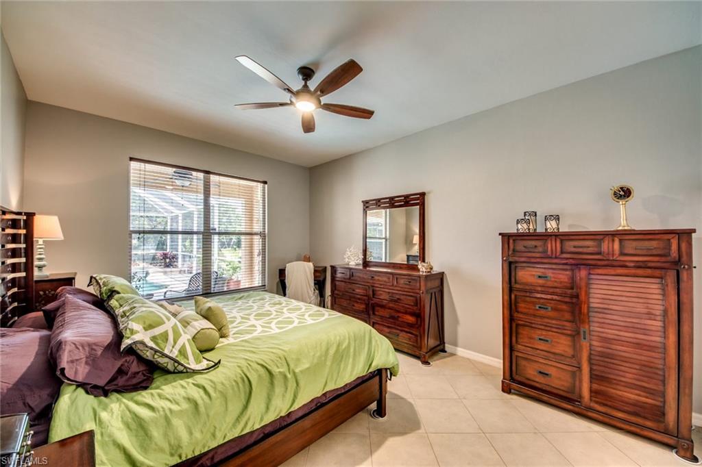 VARSITY LAKES - Residential