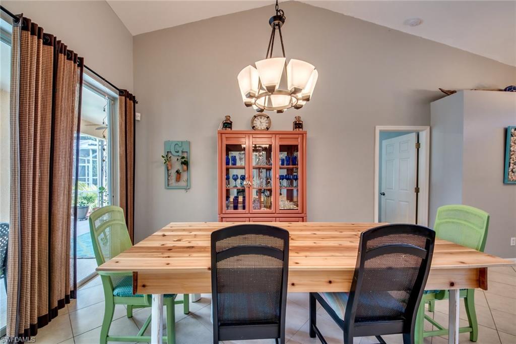 VARSITY LAKES - Residential