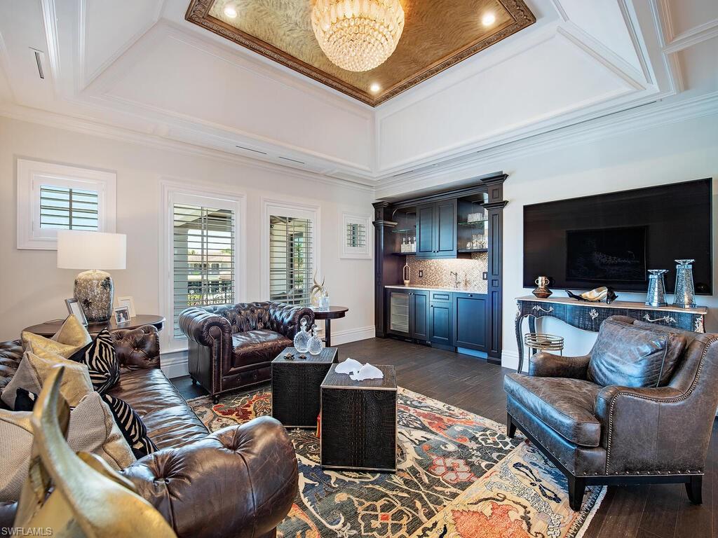 PARK SHORE - Residential