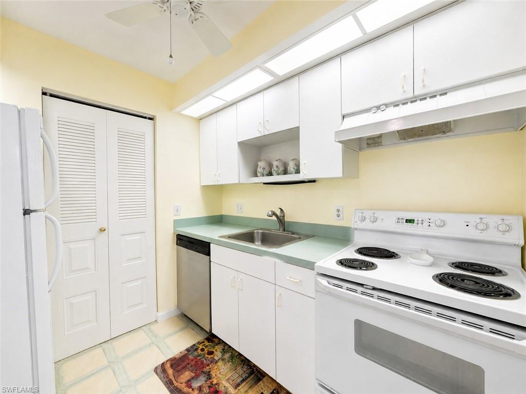 SUMMERLIN WOODS - Residential
