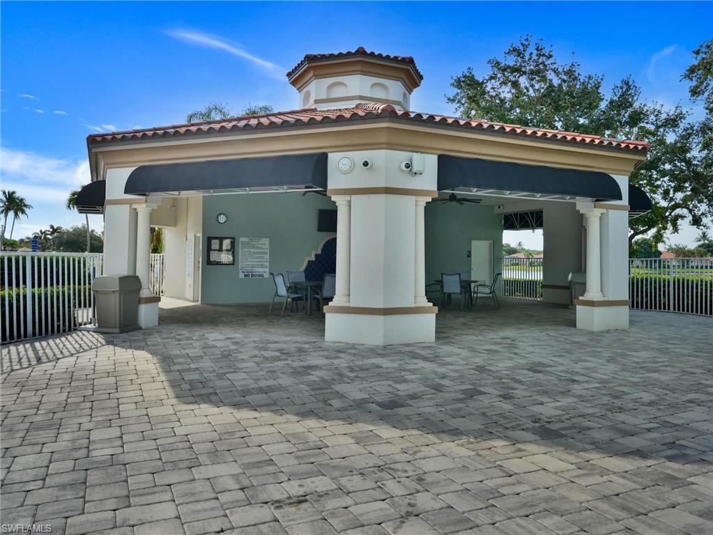 VILLAGE WALK - Residential
