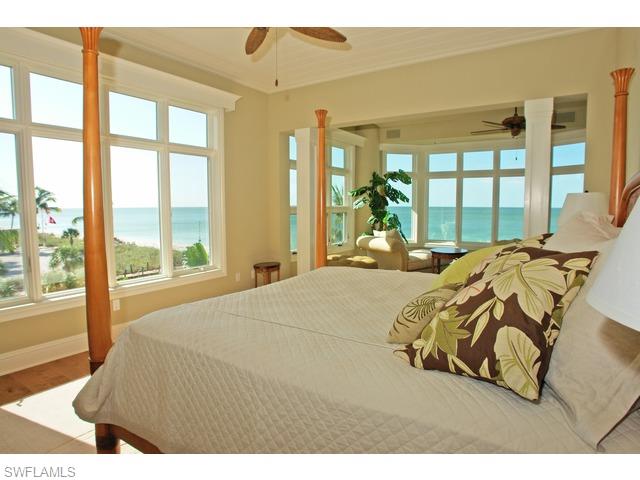 BAREFOOT BEACH - Residential