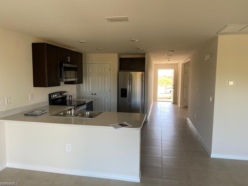 PORT LABELLE - Residential Lease