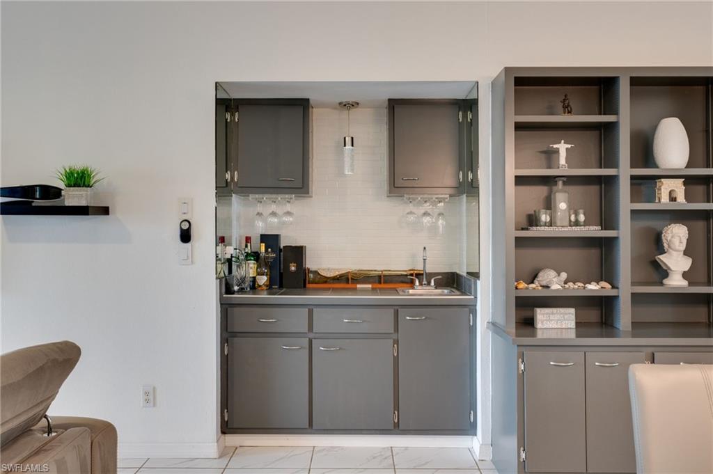 CLUB HARBOUR CONDO - Residential