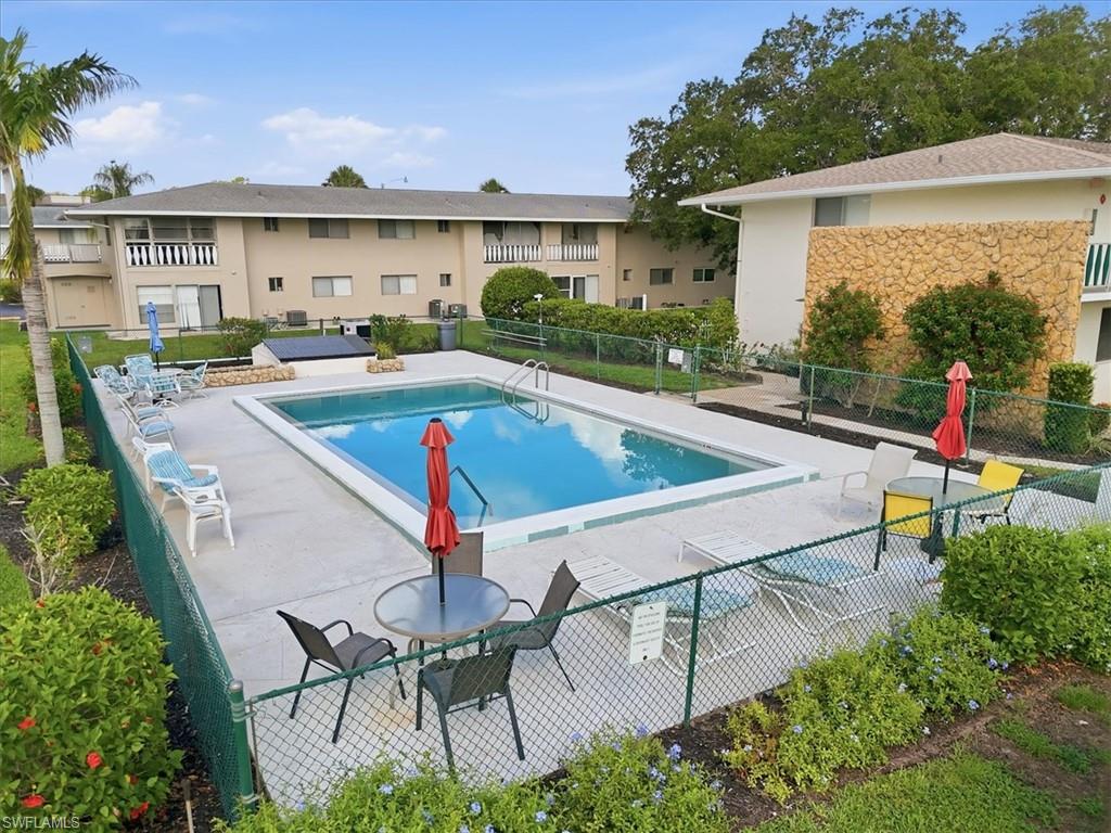 FAIRWAYS CONDO - Residential