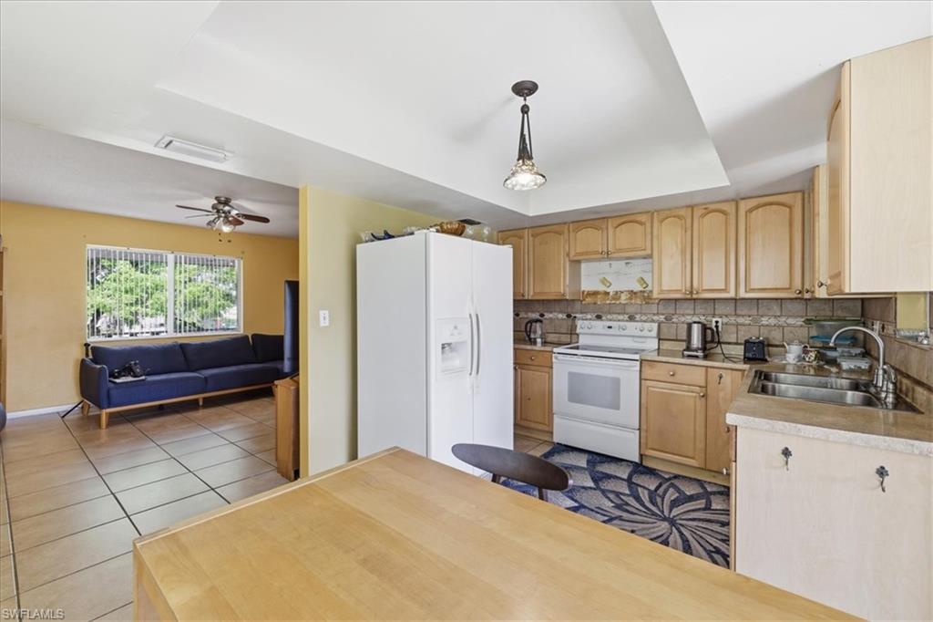 FAIRWAYS CONDO - Residential