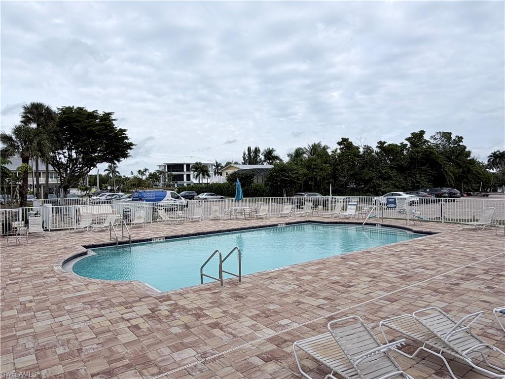 BEACH AND TENNIS CLUB - Residential