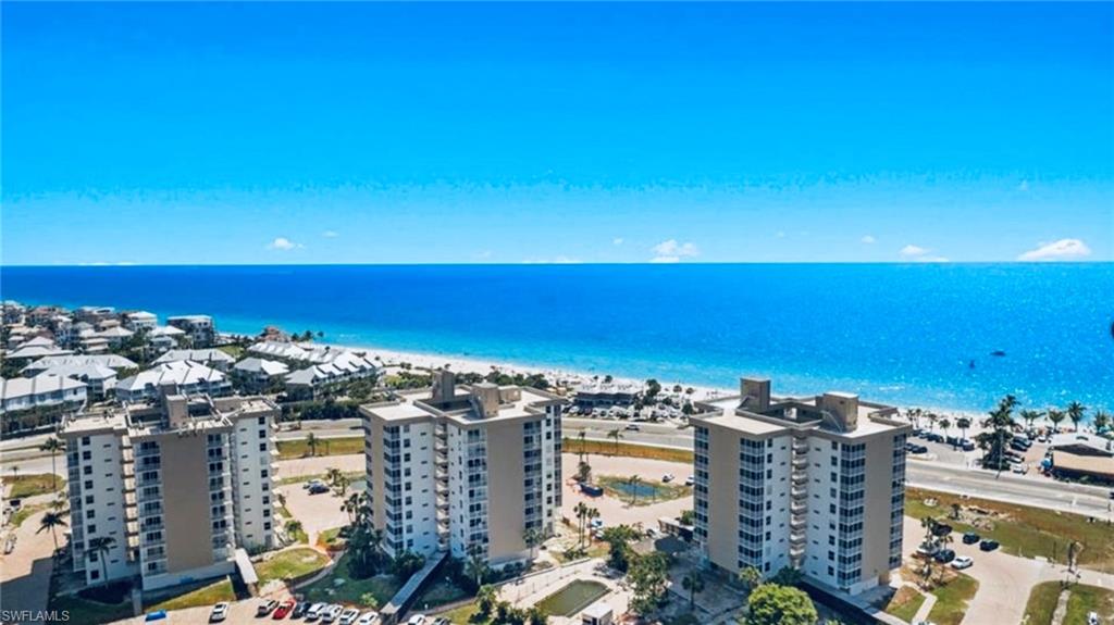 BEACH AND TENNIS CLUB - Residential