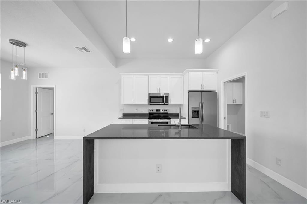 CAPE CORAL - Residential Lease