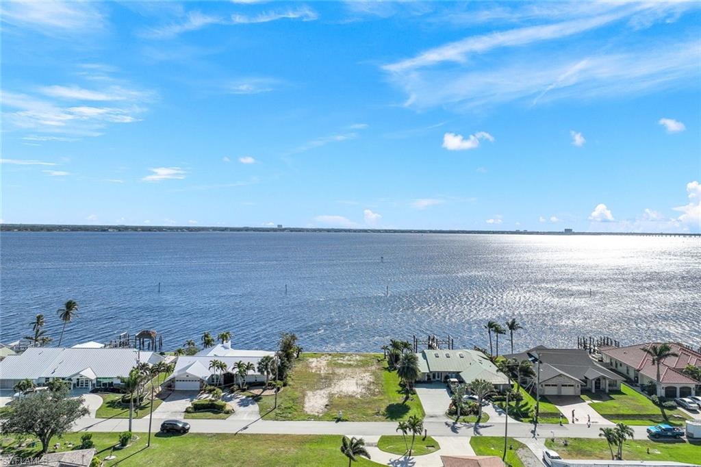 CAPE CORAL - Land
