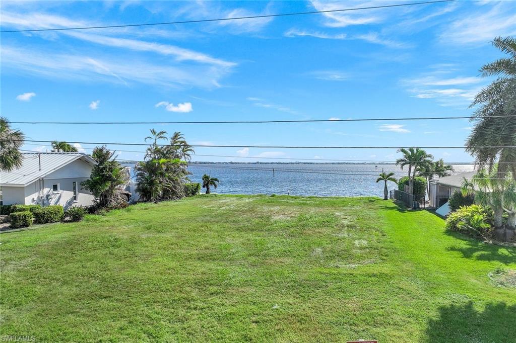 CAPE CORAL - Land