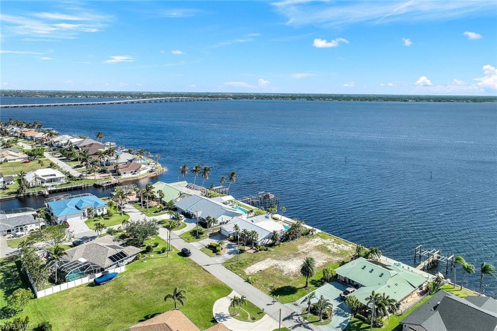 CAPE CORAL - Land