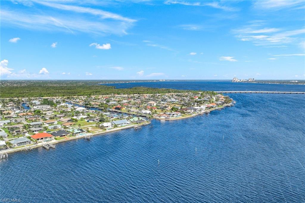 CAPE CORAL - Land