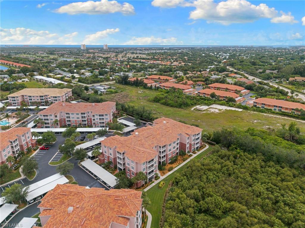 ROYAL POINTE - Residential