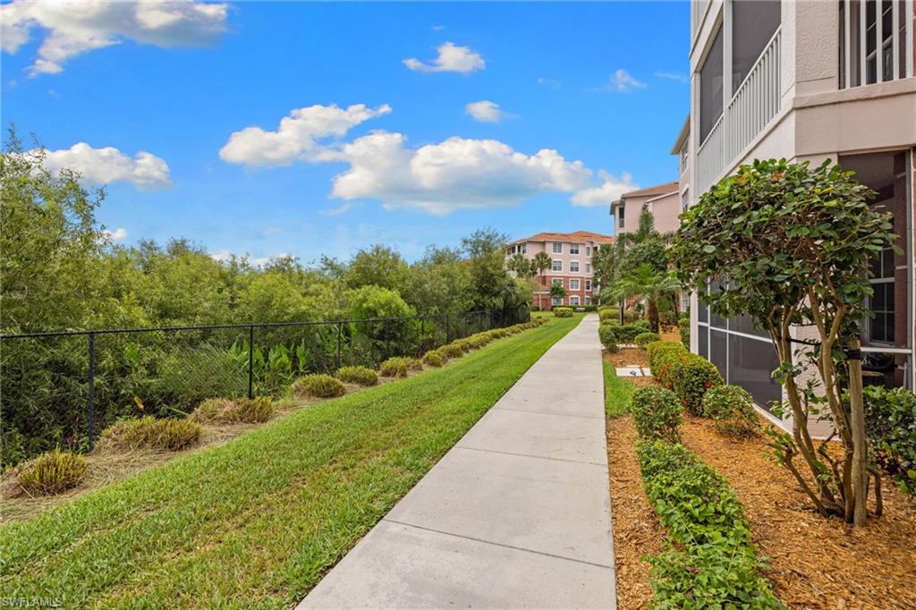 ROYAL POINTE - Residential