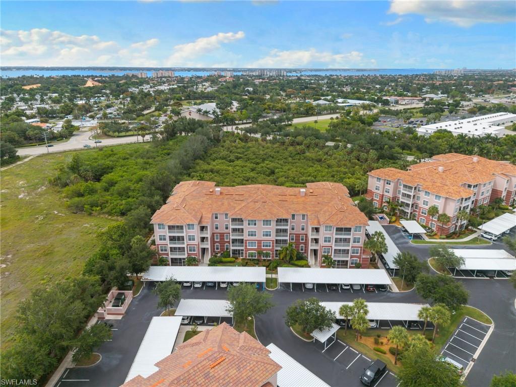ROYAL POINTE - Residential