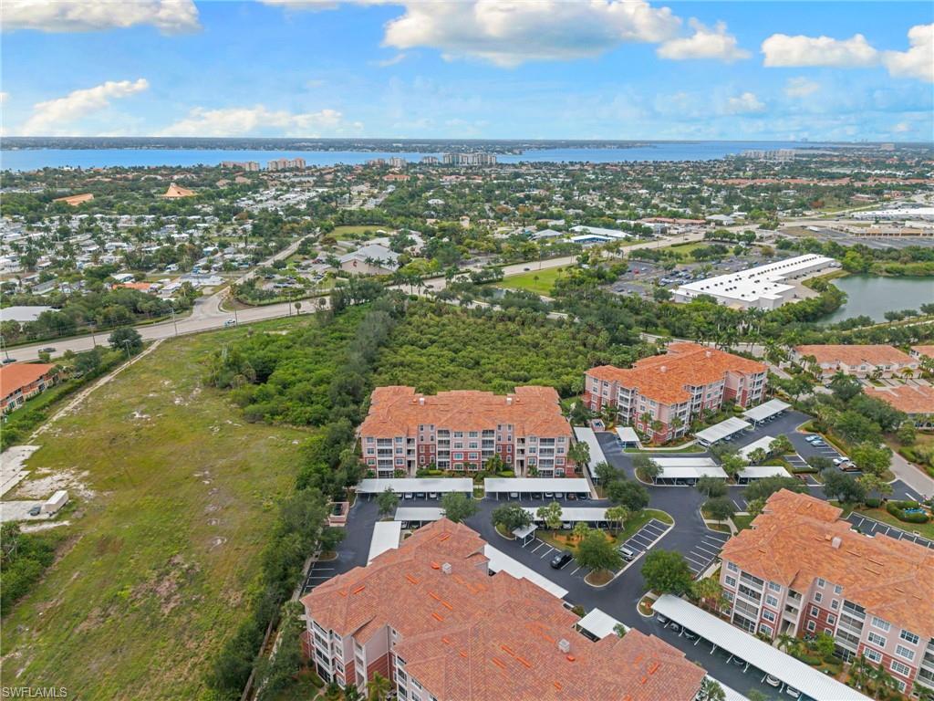 ROYAL POINTE - Residential