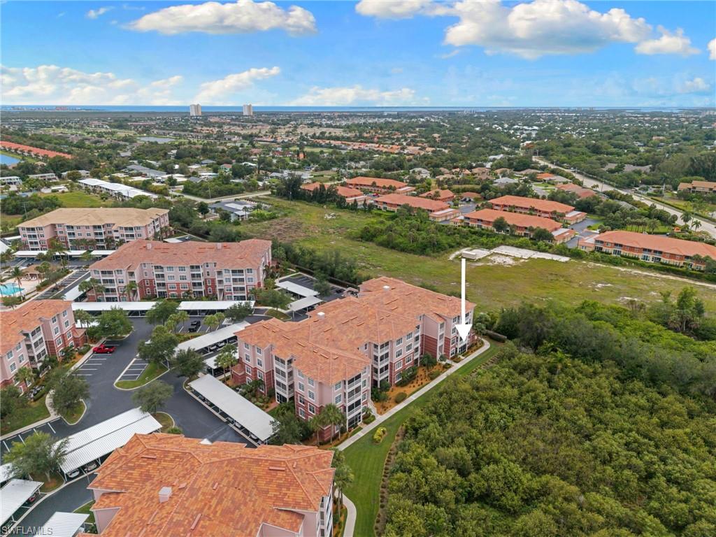 ROYAL POINTE - Residential