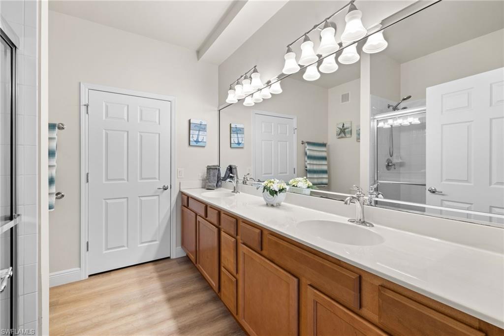 ROYAL POINTE - Residential