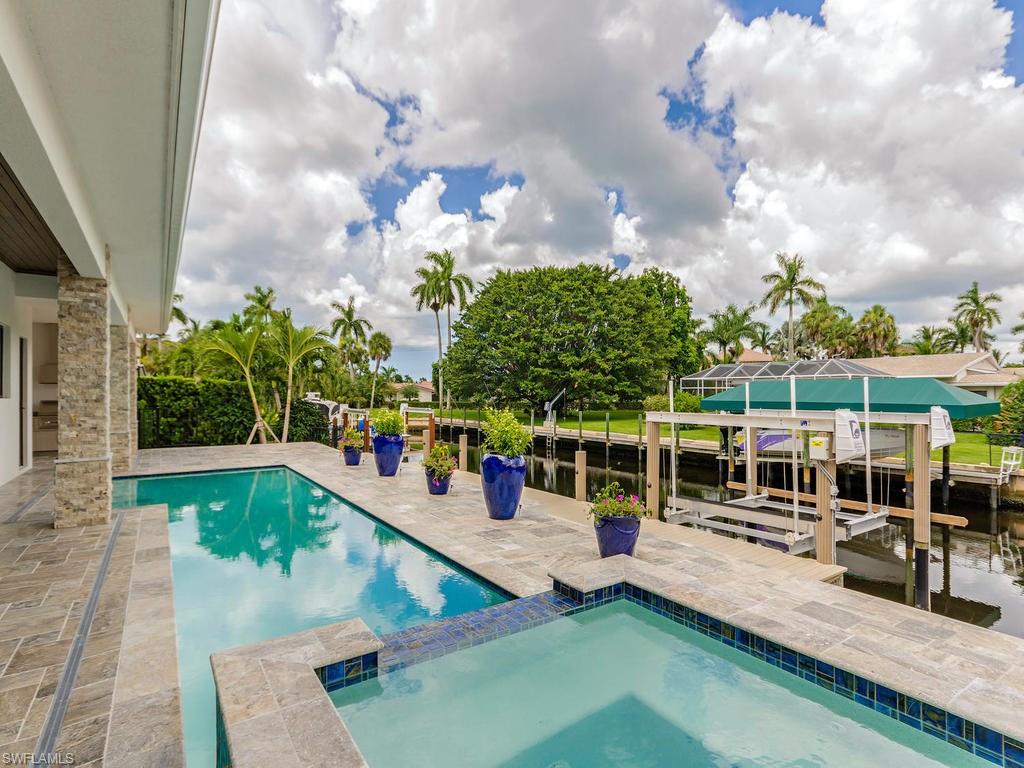 ROYAL HARBOR - Residential