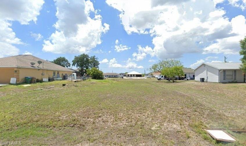 Western exposure a lot! Build your dream home here today! Amazing location, easy access to Del Prado and Pine Island.