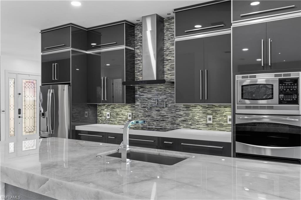 REFLECTION ISLES - Residential