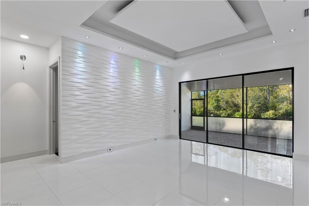 REFLECTION ISLES - Residential