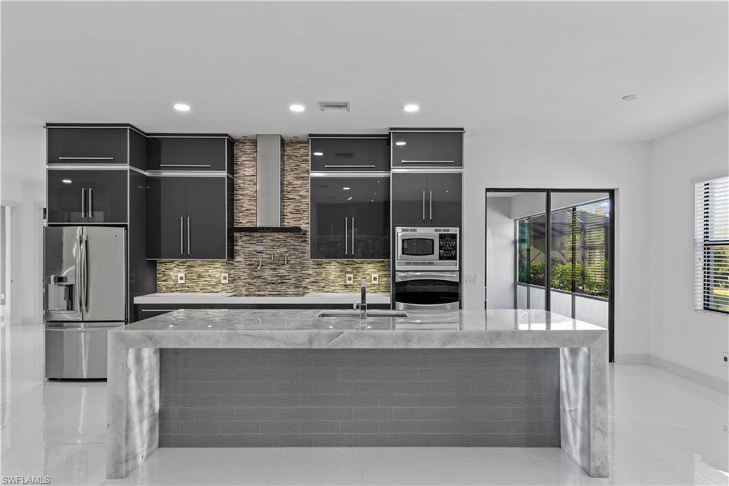 REFLECTION ISLES - Residential