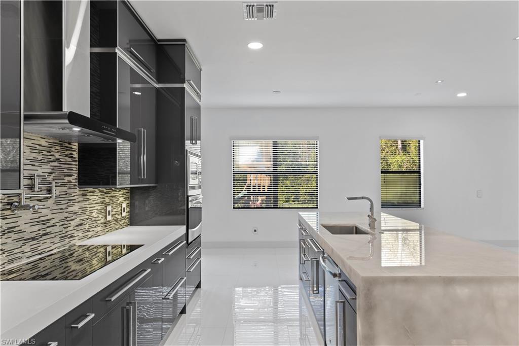 REFLECTION ISLES - Residential